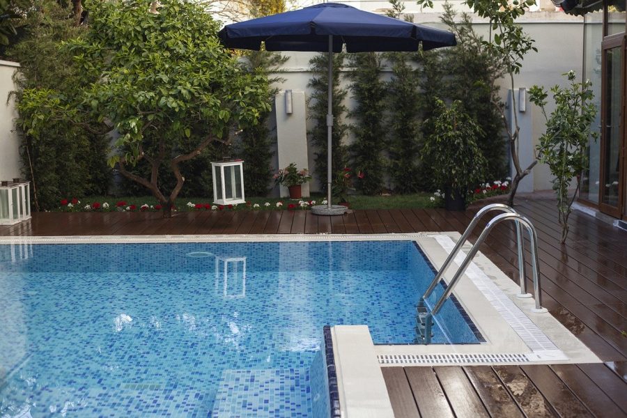 Como cuidar de uma piscina?